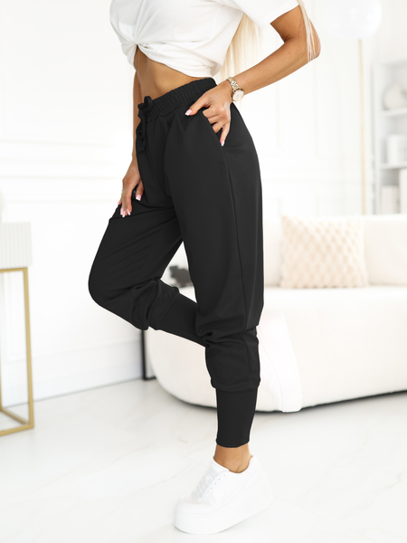 Czarne spodnie dresowe ze zwężaną nogawką Milo