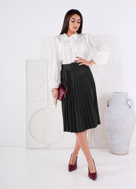 Czarna spódnica plisowana z paskiem