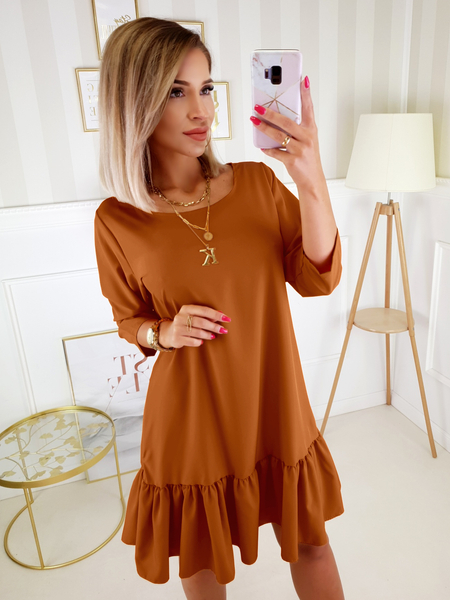 Ruda luźna sukienka z falbaną