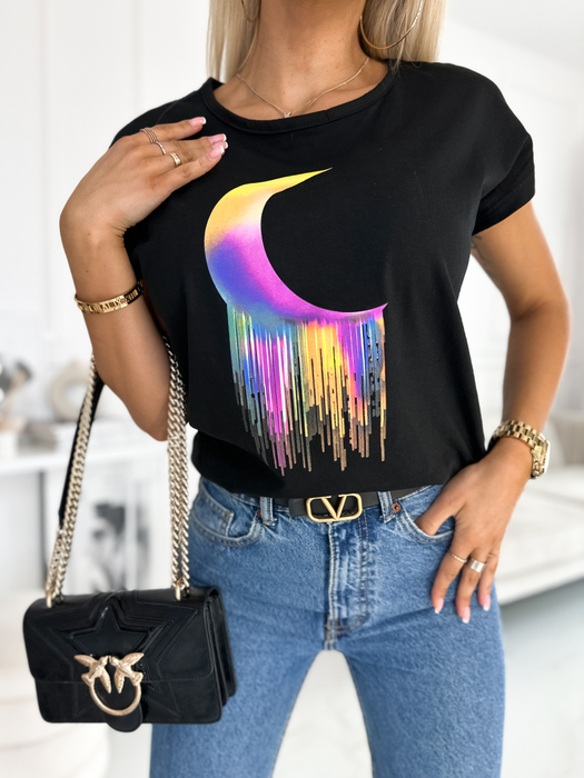 Czarny t- shirt z kolorową aplikacją księżyca