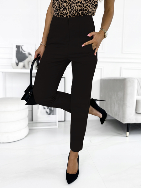 Czarne eleganckie spodnie z zakładkami