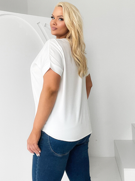 Śmietankowa biel bluzka z ozdobną broszką Fiorella