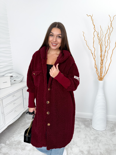 Bordowy płaszcz baranek z kapturem