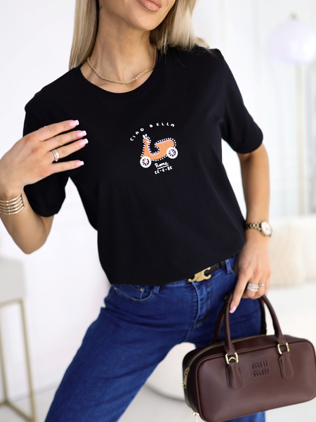 Czarny t-shirt z napisem "Ciao Bella"