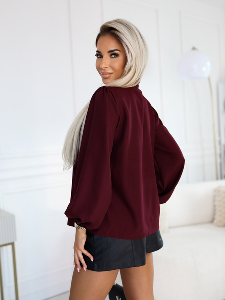 Bordowa elegancka bluzka z wiązaną kokardką