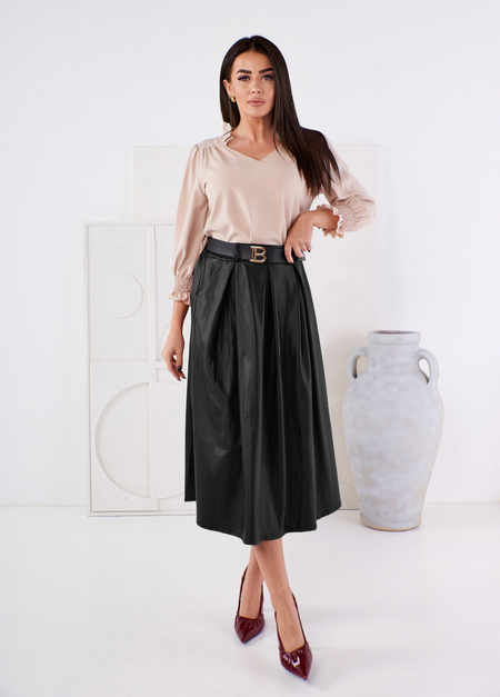 Czarna spódnica skórzana z paskiem
