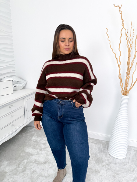 Czekoladowy luźny sweter w pasy Olga