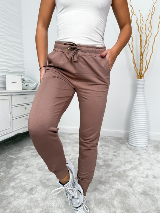 Cappuccino  klasyczne spodnie dresowe Sonia
