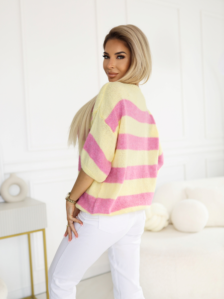 Żółto-różowy z wełną sweter w pasy