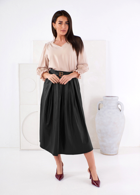 Czarna spódnica skórzana z paskiem