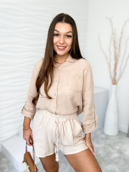 Beżowe szorty muślinowe