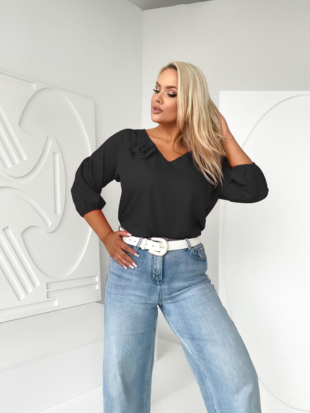 Czarna bluzka z różą