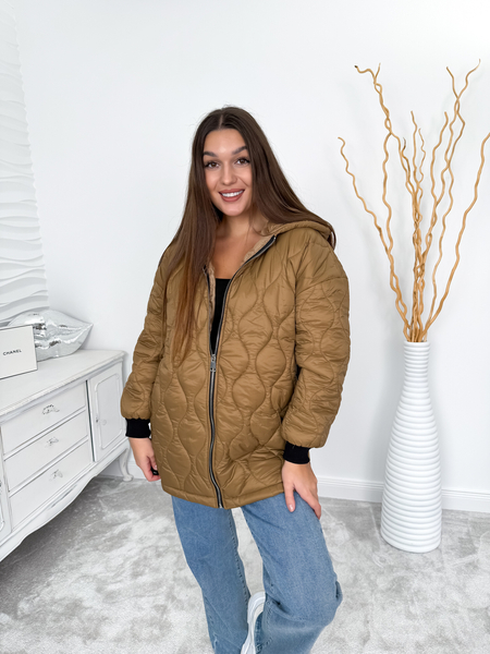 Camel kurtka pikowana z kapturem