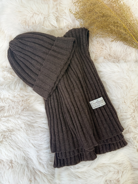 Czekoladowy z kaszmirem i wełną komplet prążkowany czapka + szalik