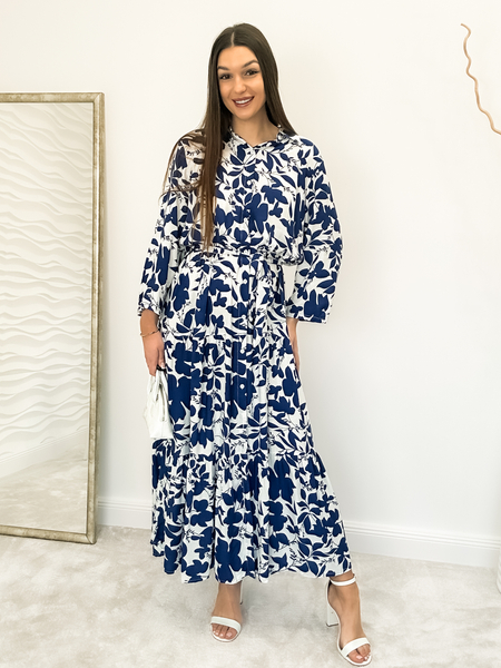 Niebieska sukienka zapinana na guziki Sheila