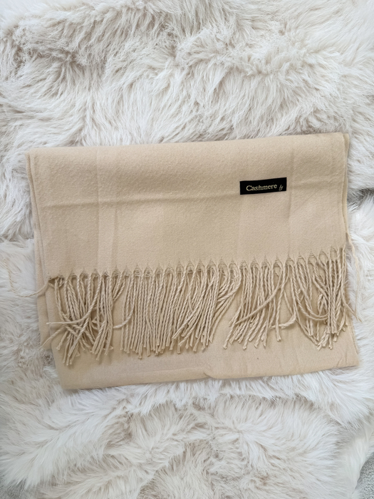 Ciepły beż szalik z frędzlami