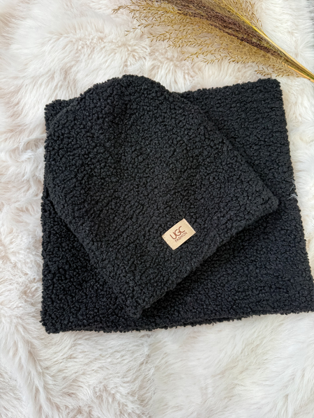 Czarny komplet boucle czapka + komin