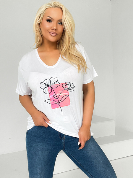 Biała bluzka z aplikacją w kwiaty