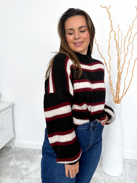 Czarny luźny sweter w pasy Olga