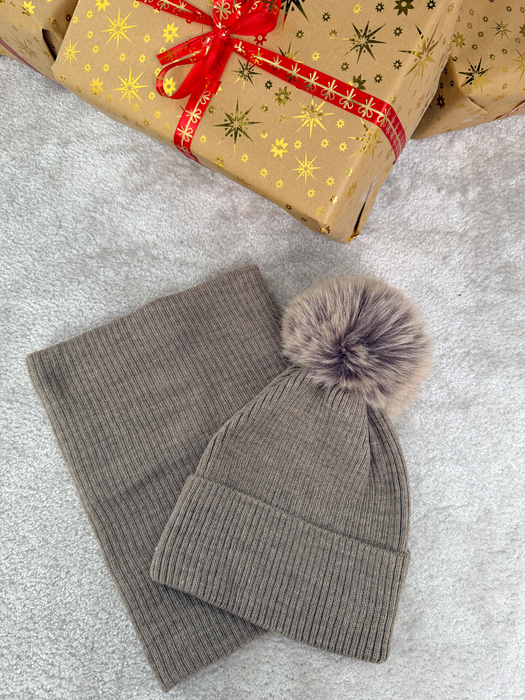 Fango  komplet czapka z pomponem + komin