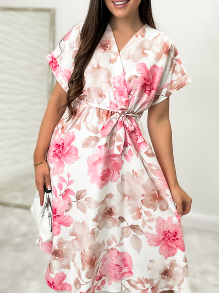 Różowa sukienka midi w kwiaty April