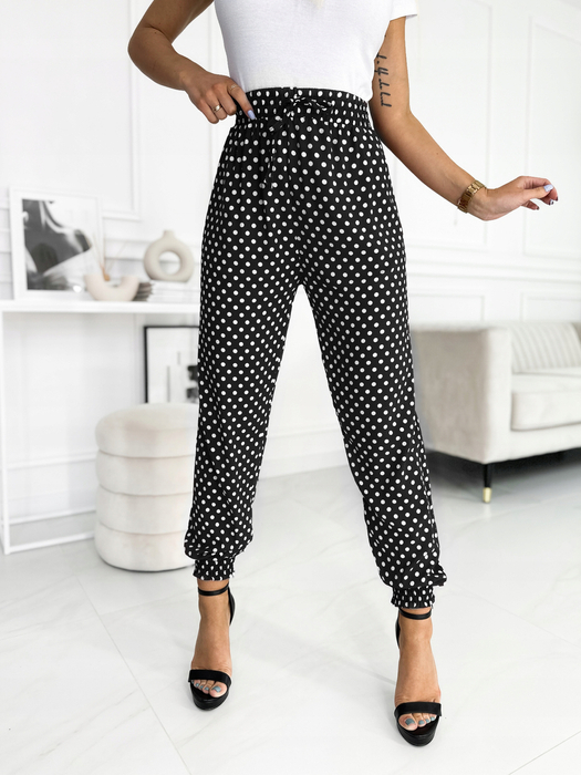 Czarne luźne spodnie w grochy