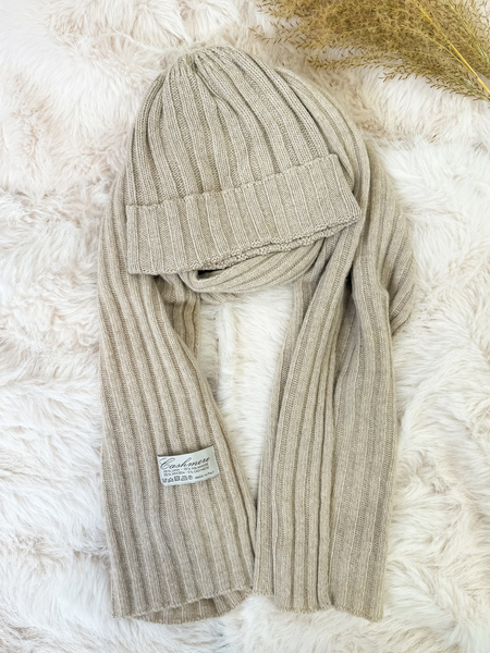 Beżowy z kaszmirem i wełną komplet prążkowany czapka + szalik