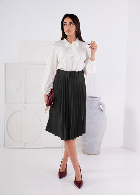 Czarna spódnica plisowana z paskiem