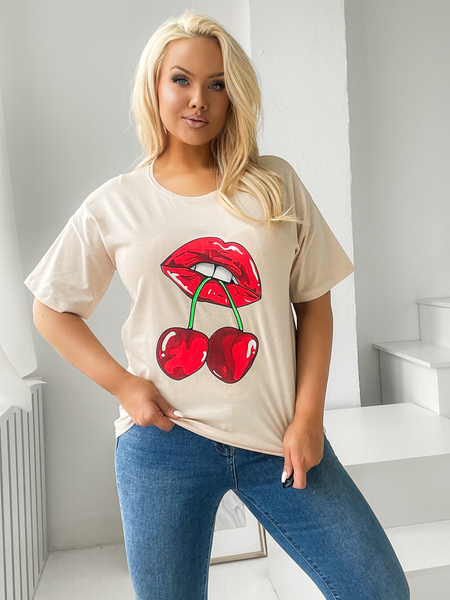 Beżowa bluzka z nadrukiem w wiśnie