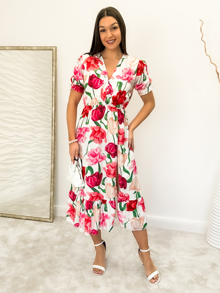 Różowa sukienka z rozcięciem w kwiaty Lily