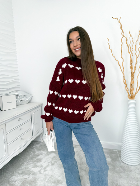 Bordowy sweter wzór w serduszka