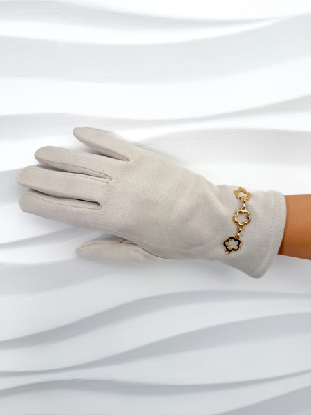 Śmietankowe rękawiczki z ozdobnym elementem