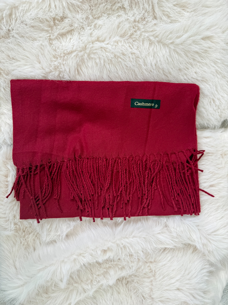 Bordowy szalik z frędzlami