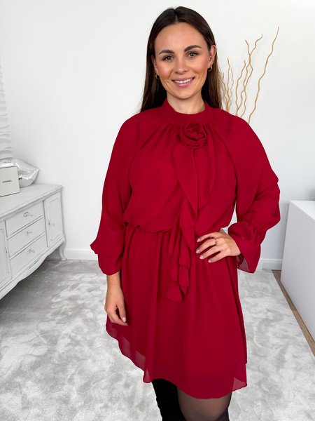 Bordowa szyfonowa sukienka z różą Anastasia